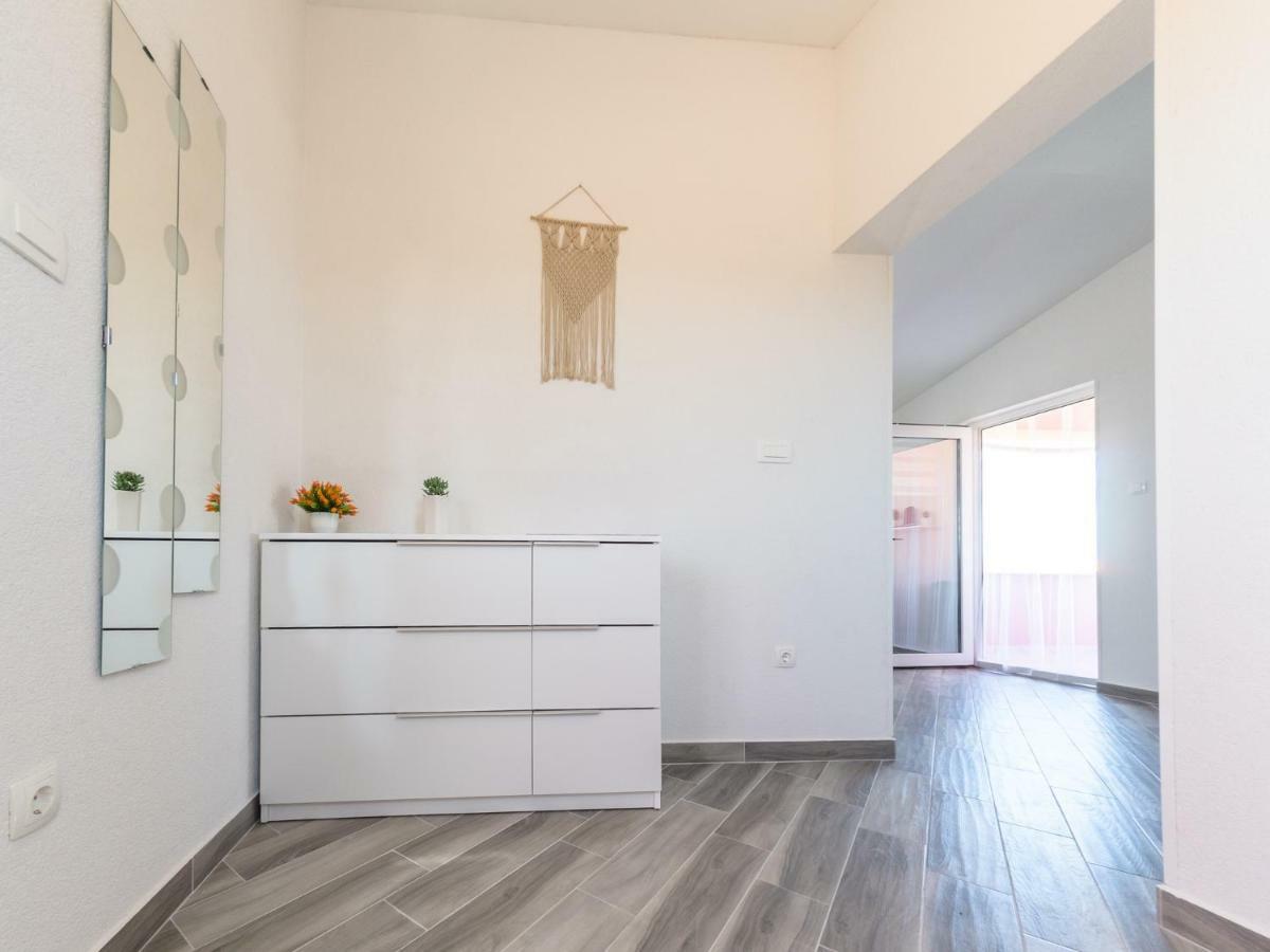 Apartment ˝Soleil˝ Vir Exterior foto
