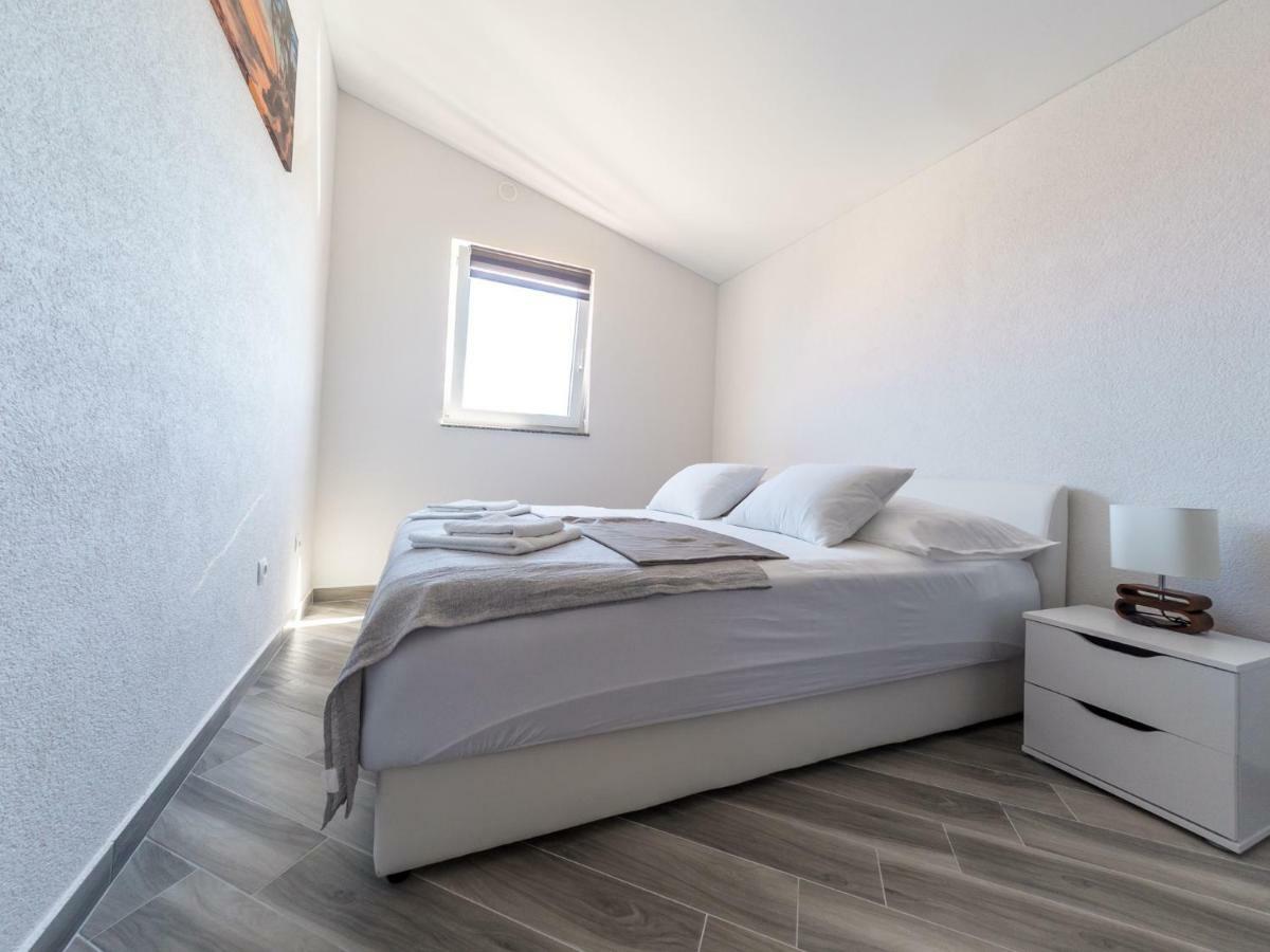 Apartment ˝Soleil˝ Vir Exterior foto